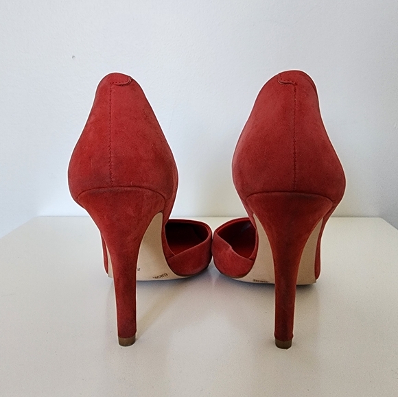 BCBG Women's Red Suede Point Toe Pumps, size 5 - Picture 4 of 6